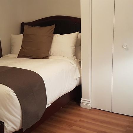 Three-Bedroom Apartment Sweet #6 By Amazing Property Rentals Гатино Экстерьер фото